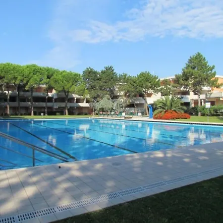 Flat With Patio Overlooking The Pool Lejlighed *