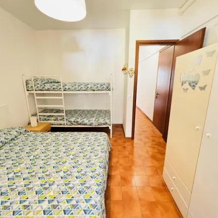 Flat With Patio Overlooking The Pool Apartment *