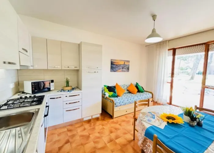 Flat With Patio Overlooking The Pool * Бібіоне