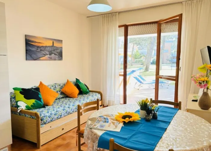 Flat With Patio Overlooking The Pool *