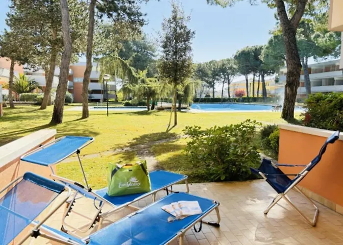 Apartmán Flat With Patio Overlooking The Pool